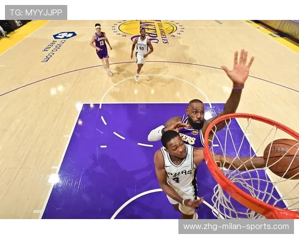 切尔西詹姆斯弧顶远射皮球入网全场沸腾